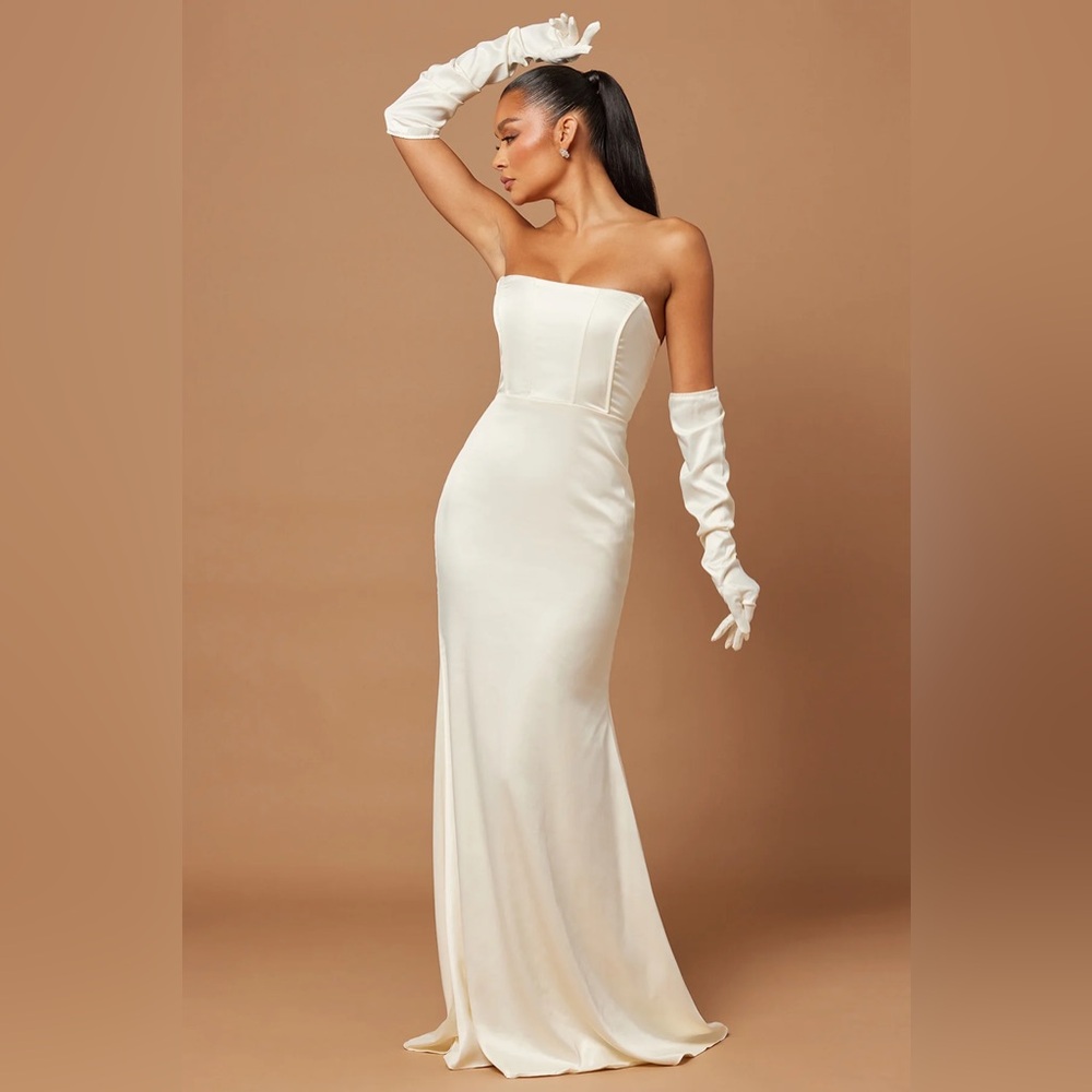 Fashion Nova Crawford Gown Set - Cream